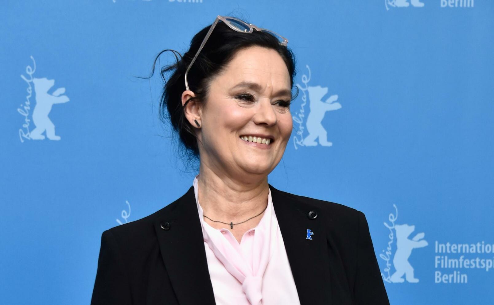 Hon ringer in det nya året