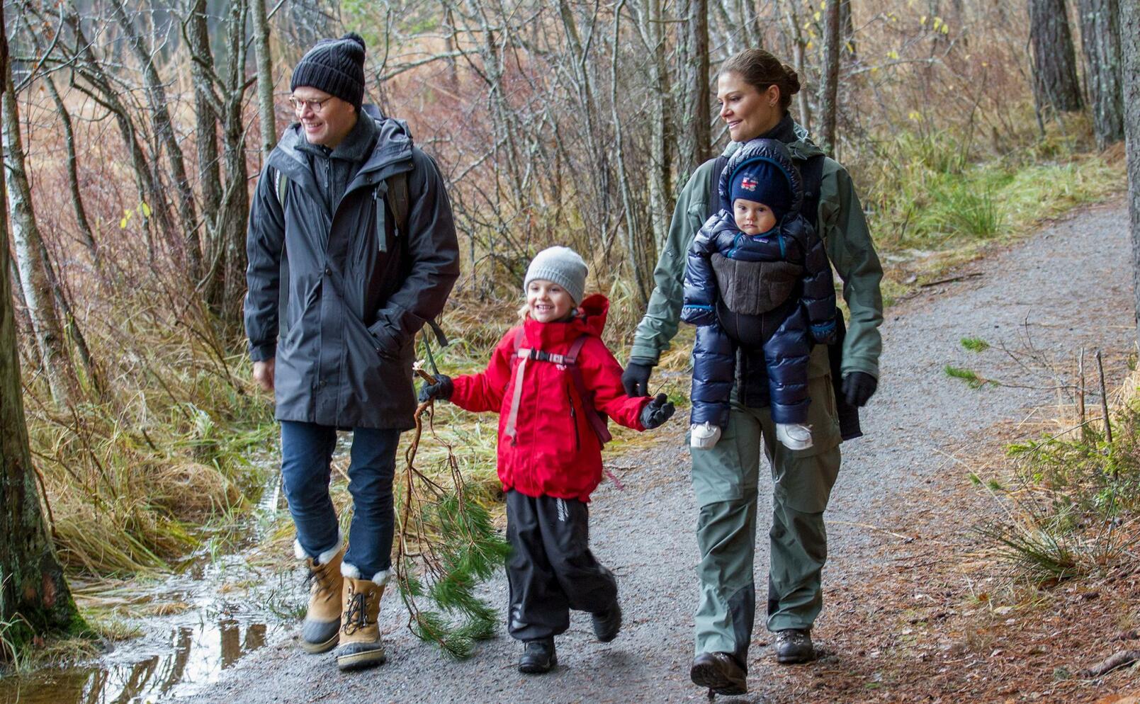 TV: Prinsessan Estelle hälsar god jul från skogen