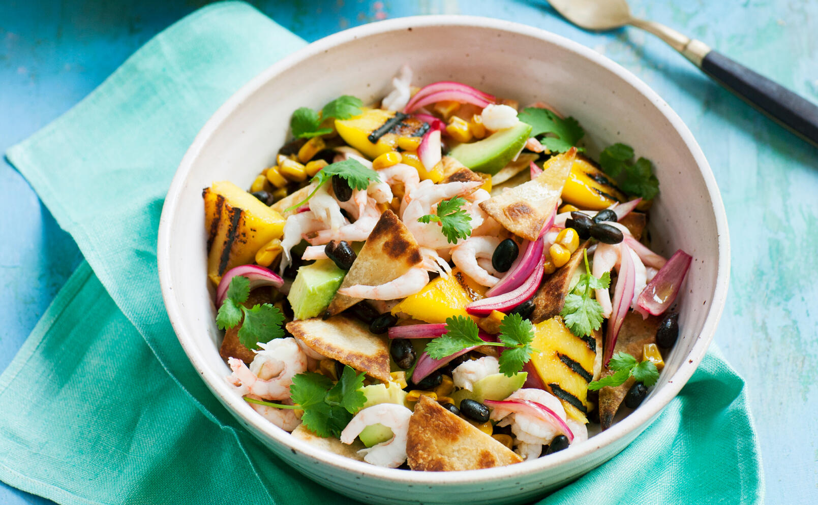 Tortillasallad med räkor