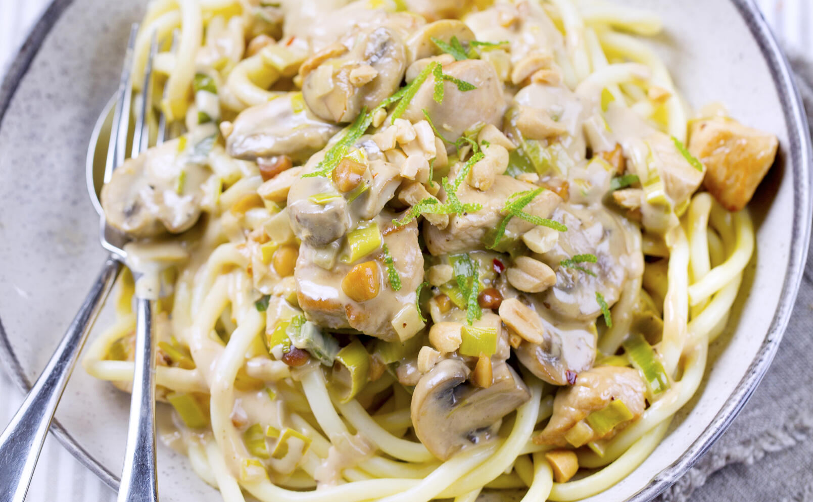 Kalkonpasta med jordnötssmör  