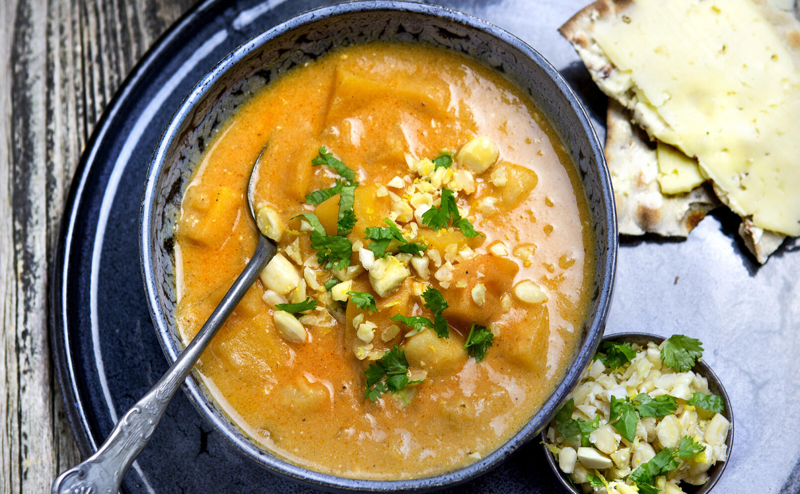 Kålrotssoppa med orientaliska smaker