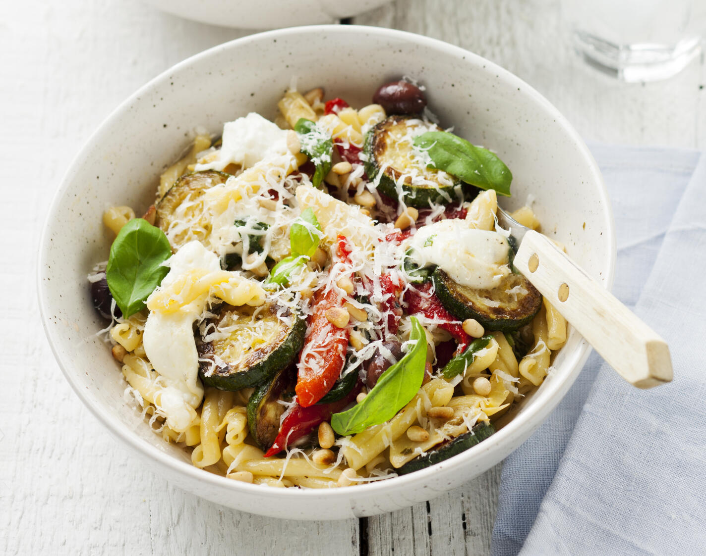 Grönsakspasta med mozzarella