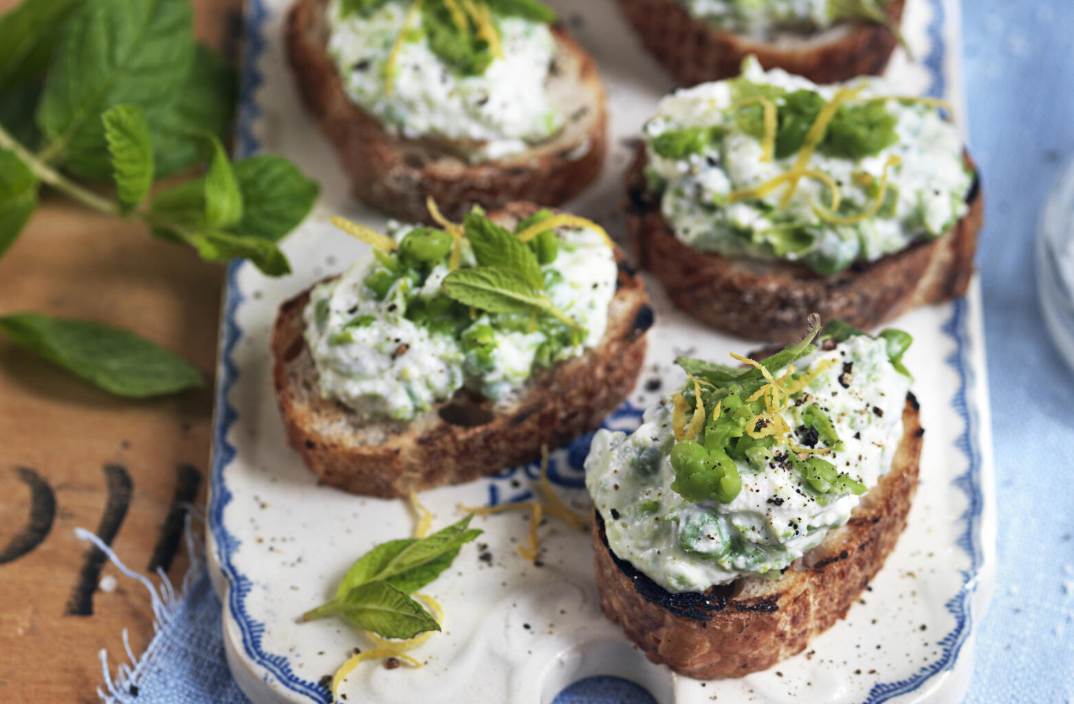 Crostini med ärtröra