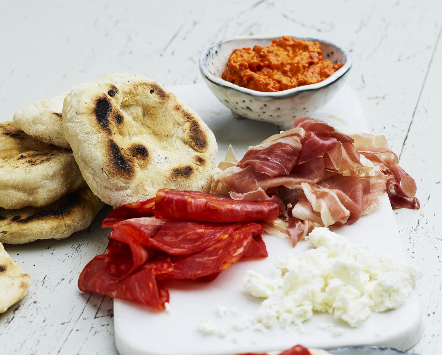 Flatbread med ajvar och feta