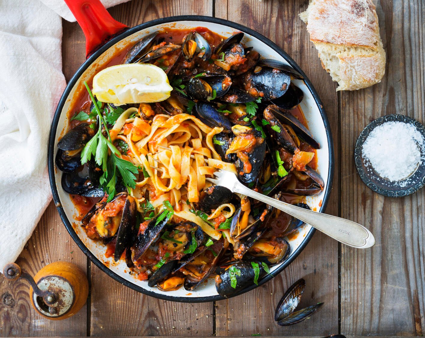 Musselpasta med tomat