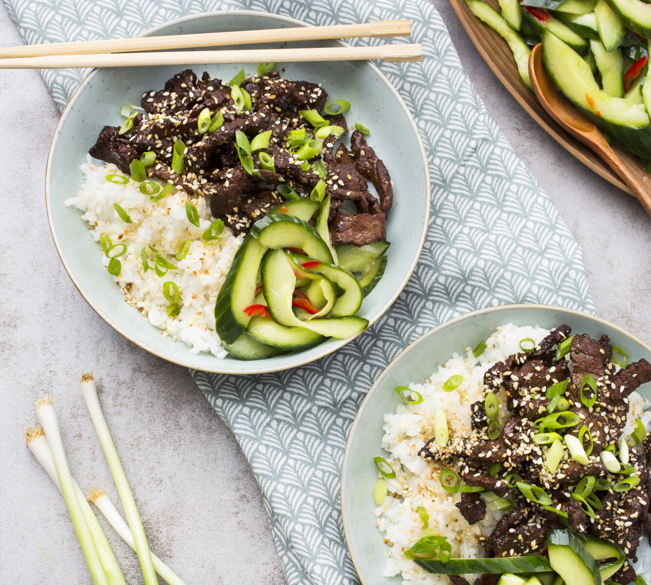 Yakinikubiff med het gurksallad