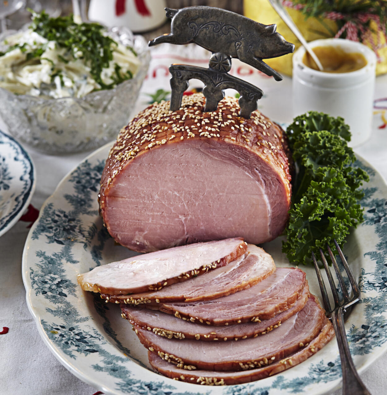 Griljerad julskinka med sesamfrön