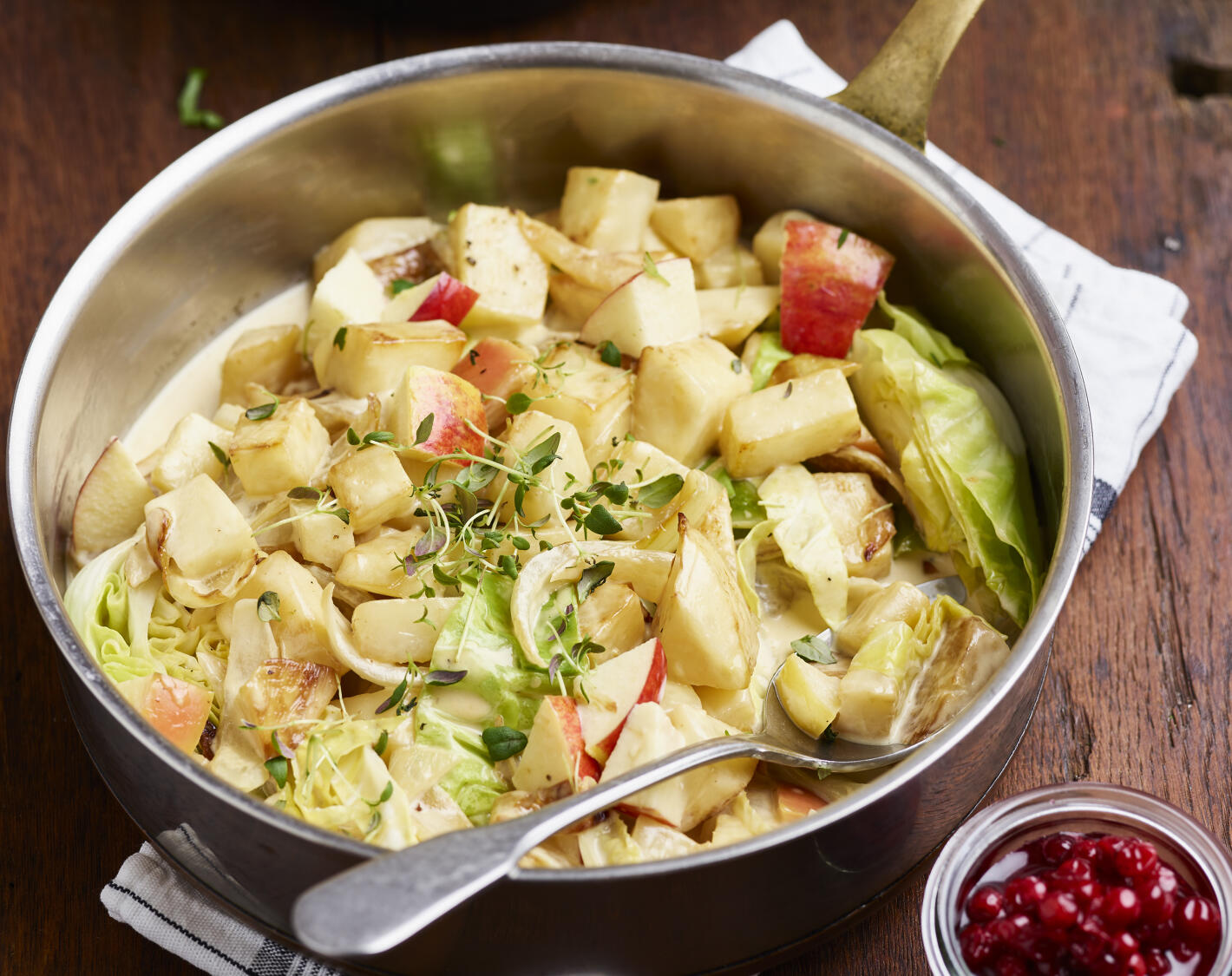 Rotsellerigryta med äpple