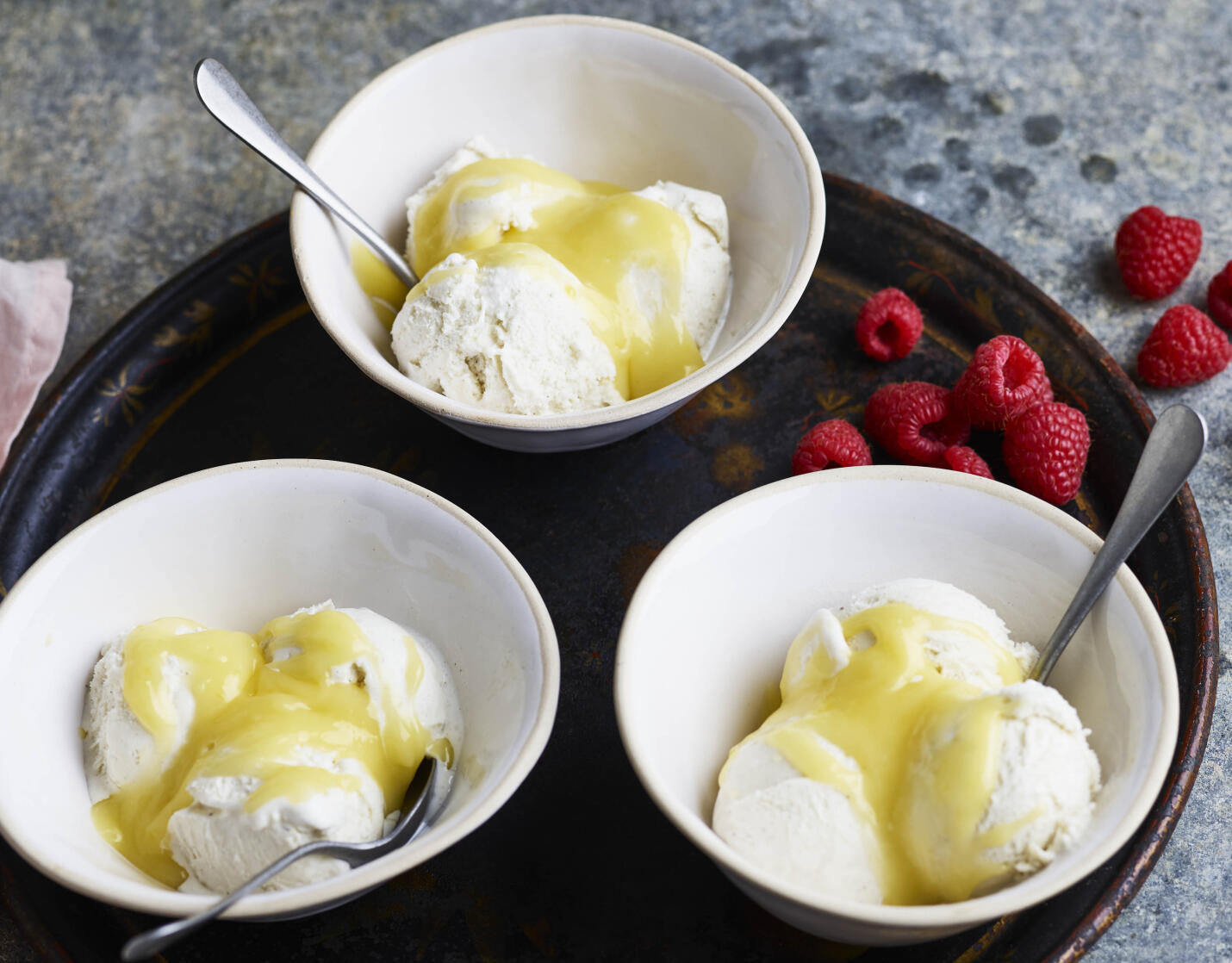 Vaniljglass med lemoncurd