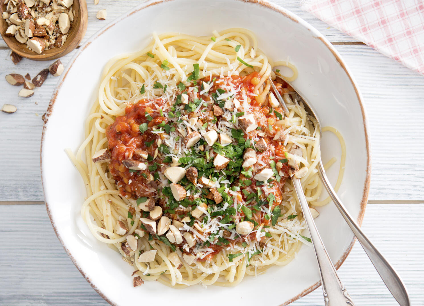 Röd linsbolognese med rotselleri