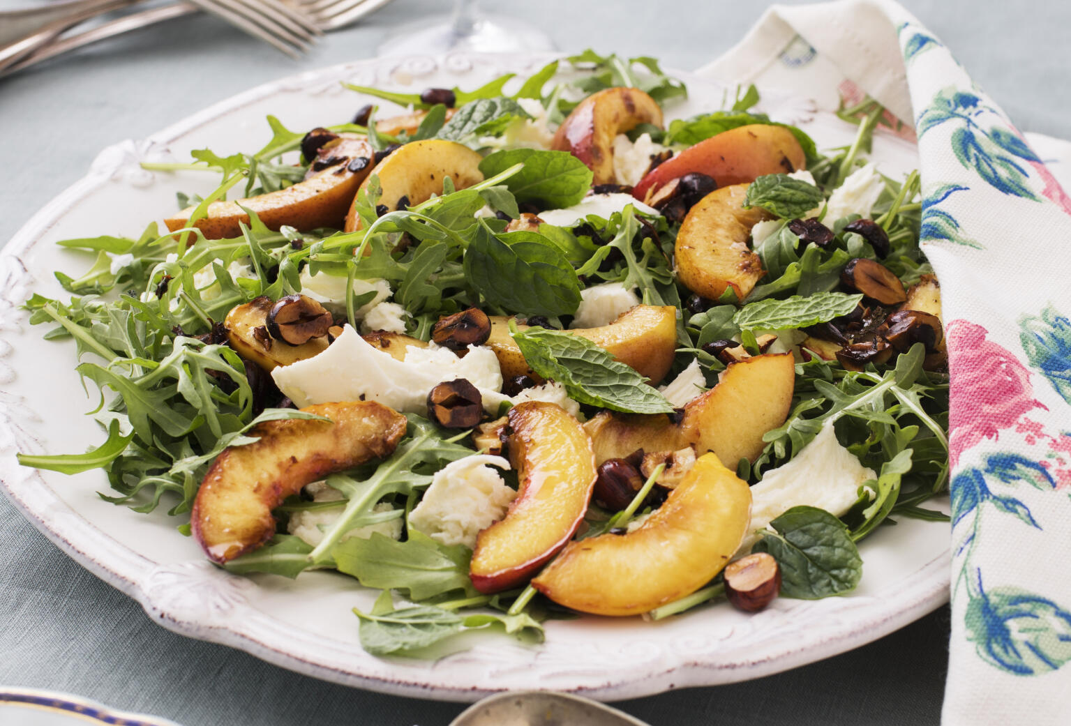Nektarinsallad med mozzarella