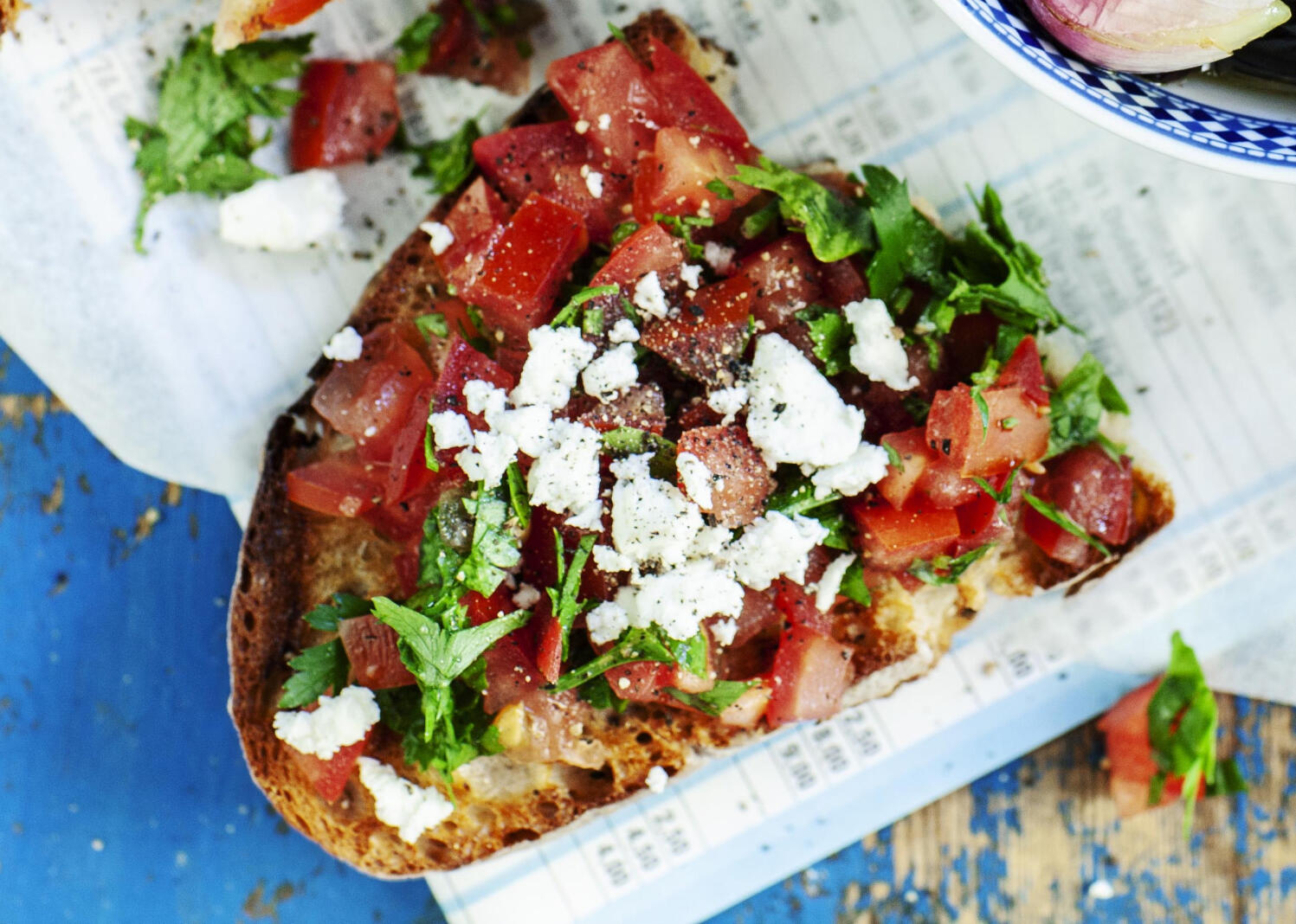 Lantbröd med tomatsalsa