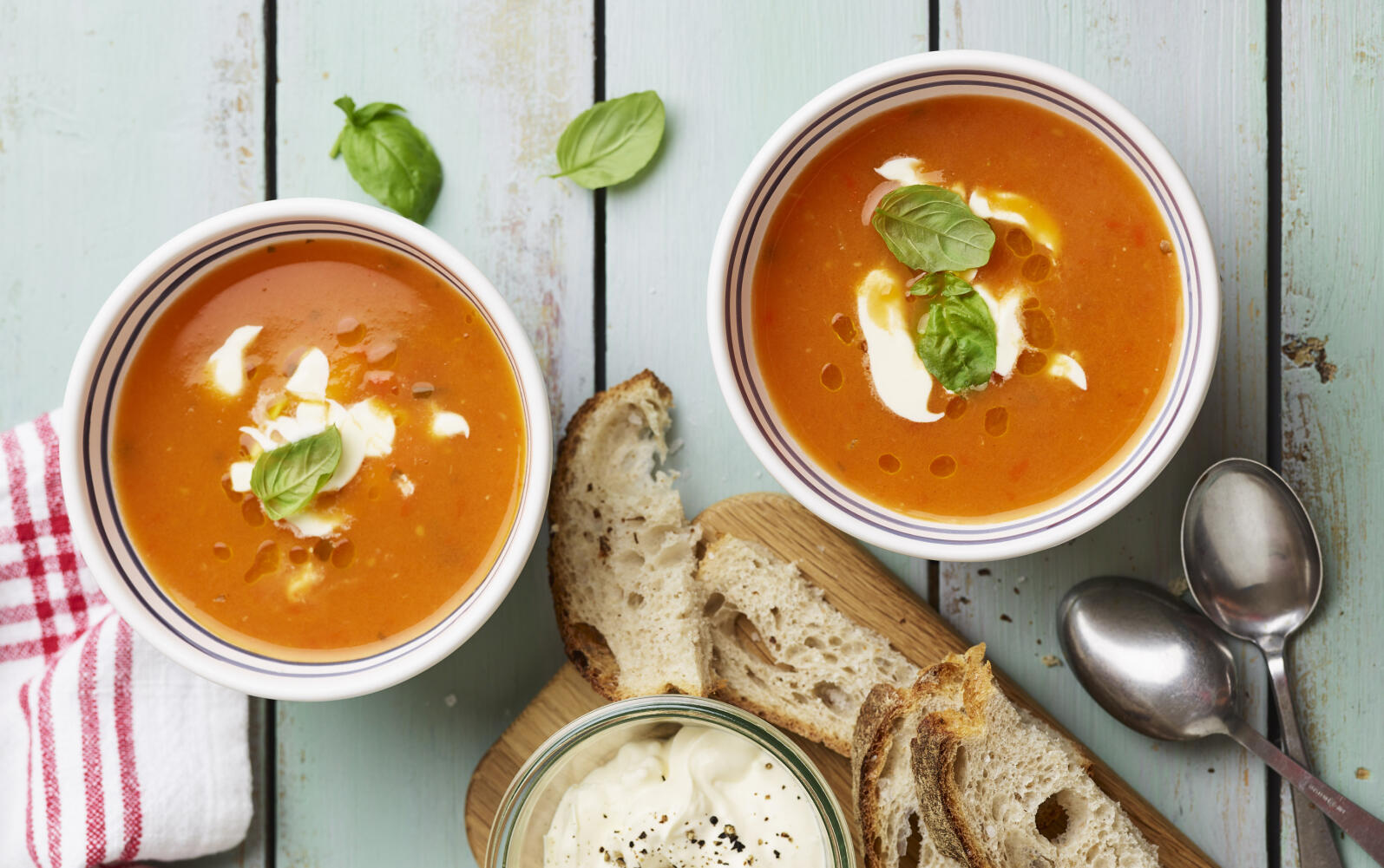 Tomatsoppa med getostkräm