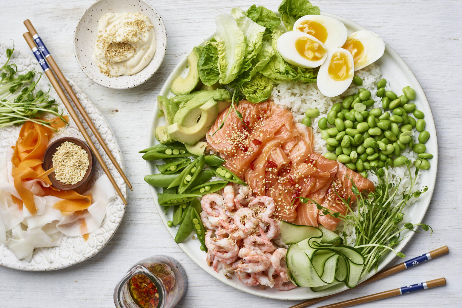 Laxsashimi med tillbehör