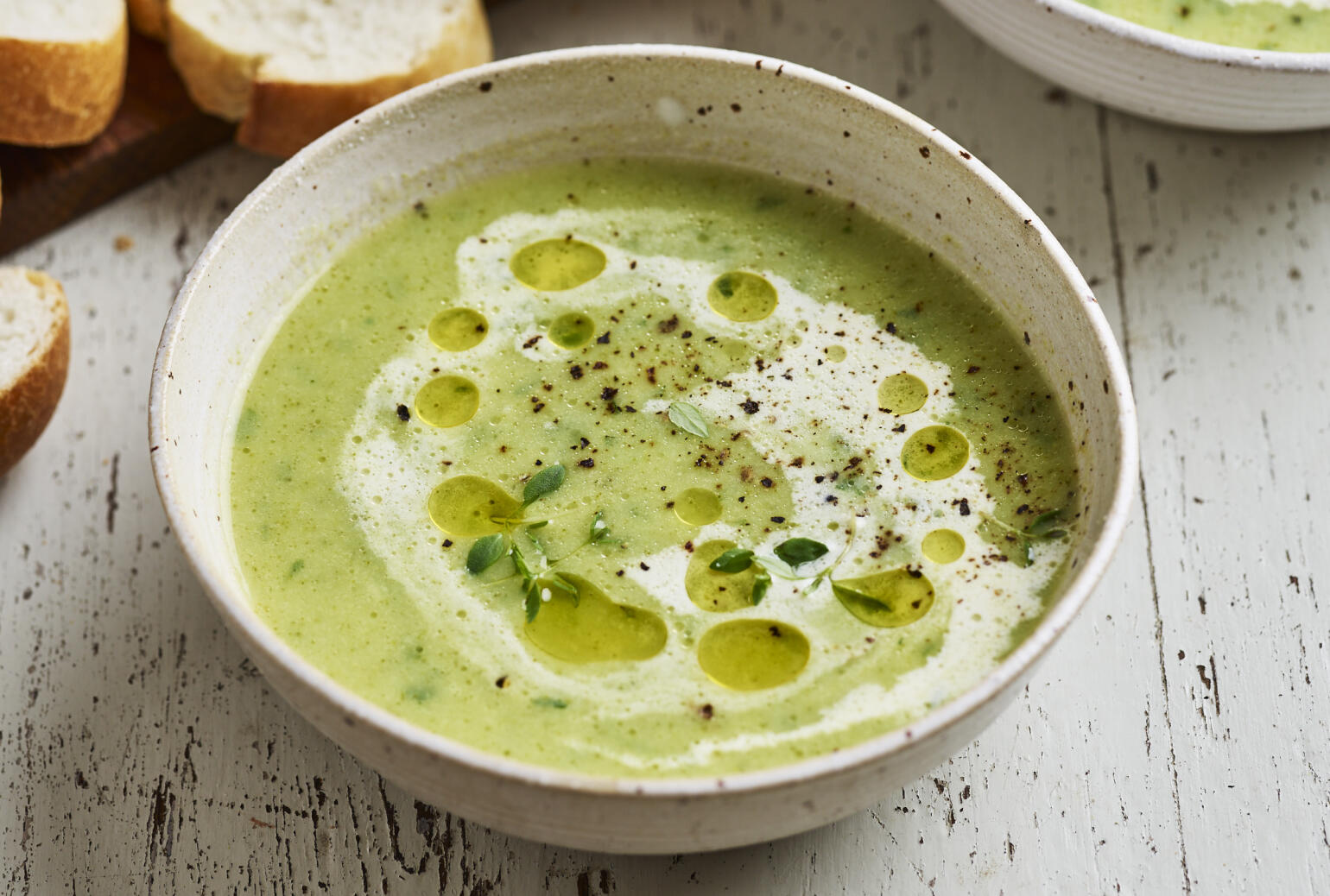 Broccolisoppa med kikärtor