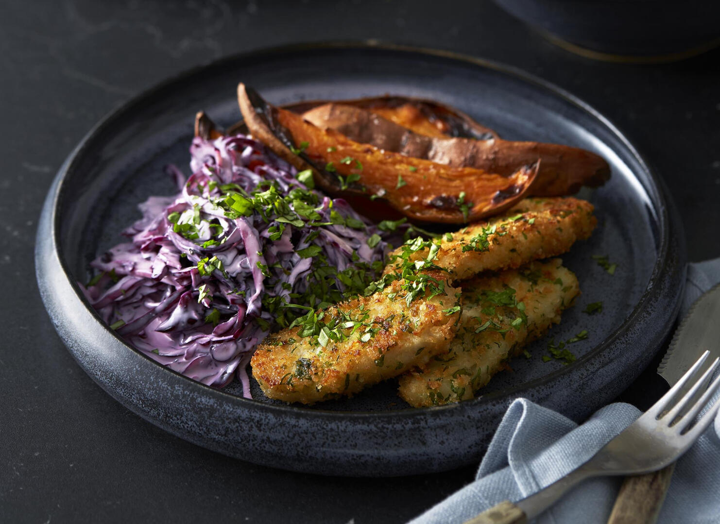 Torskpinnar med coleslaw