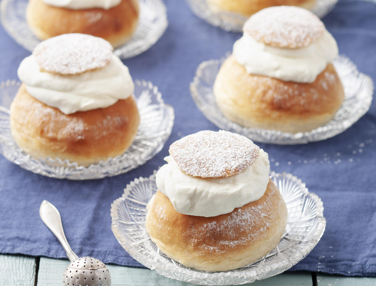 Semmelbullar med dinkelmjöl