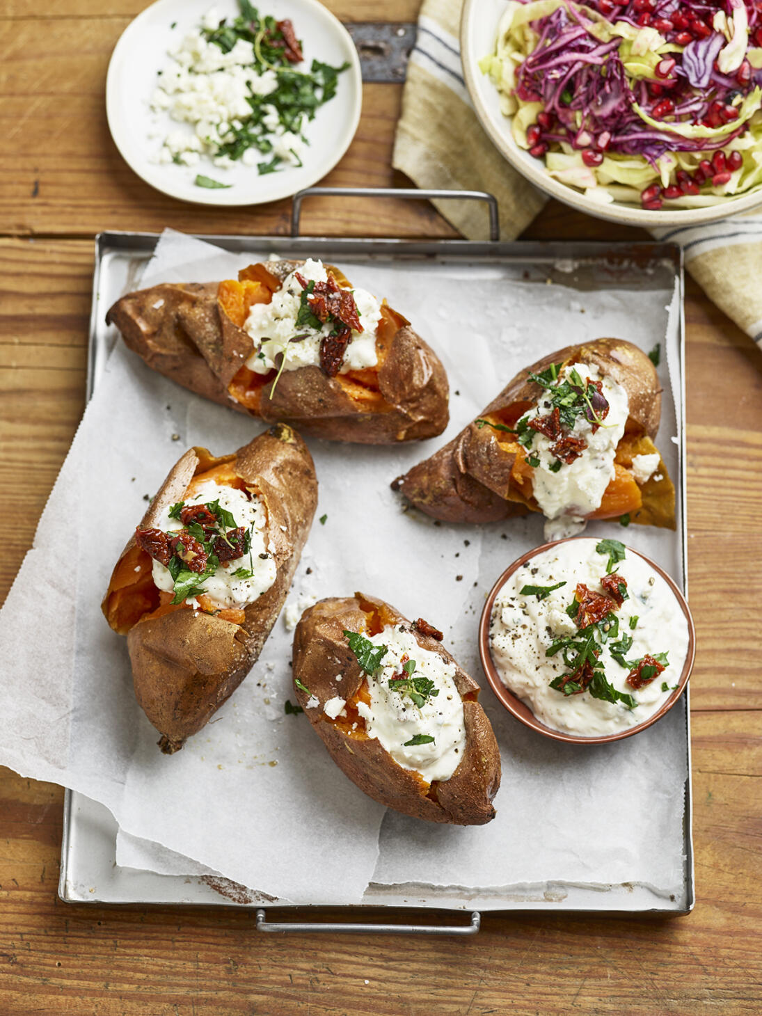 Bakad sötpotatis med fetaostkräm