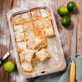 Limerutor med mördegsskal och florsocker