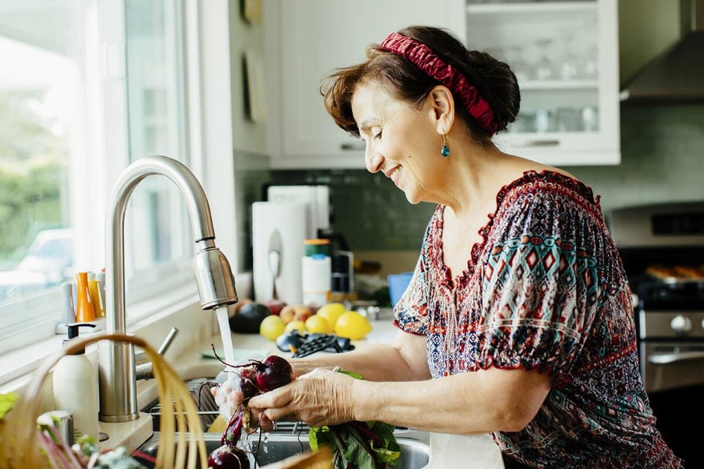 Den som gillar att laga mat har ett perfekt tillfälle att fylla frys och skafferi. Foto: Getty images