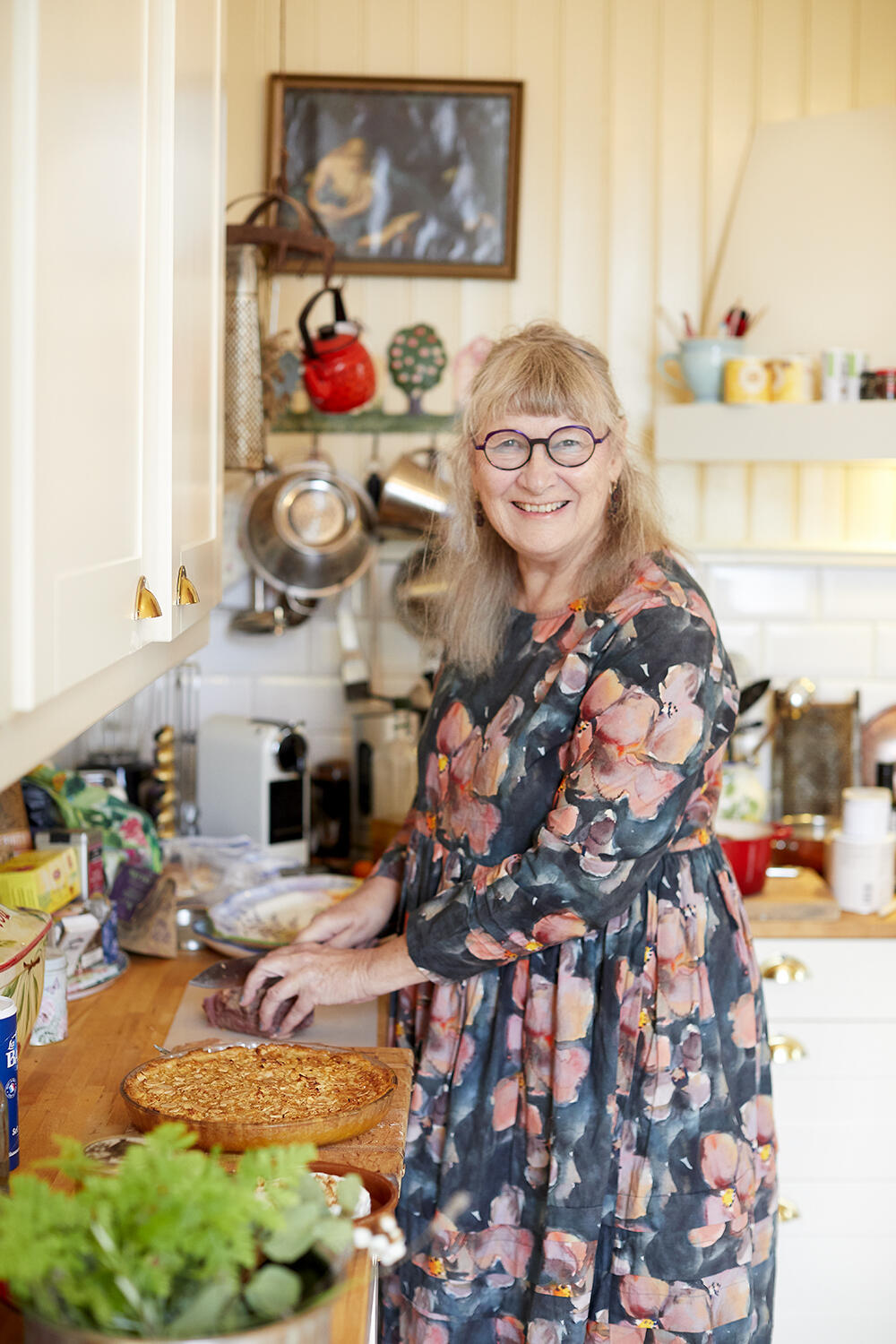 Lena Linderholms i sitt magnifika kök – Att laga mat är en kärlekshandling