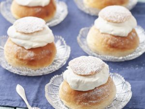 Mmmmm...semlor. Som vi har längtat!