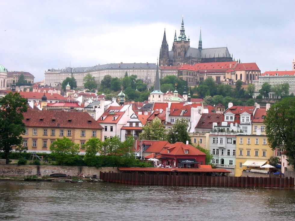 Upplev Prag i sensommarskrud