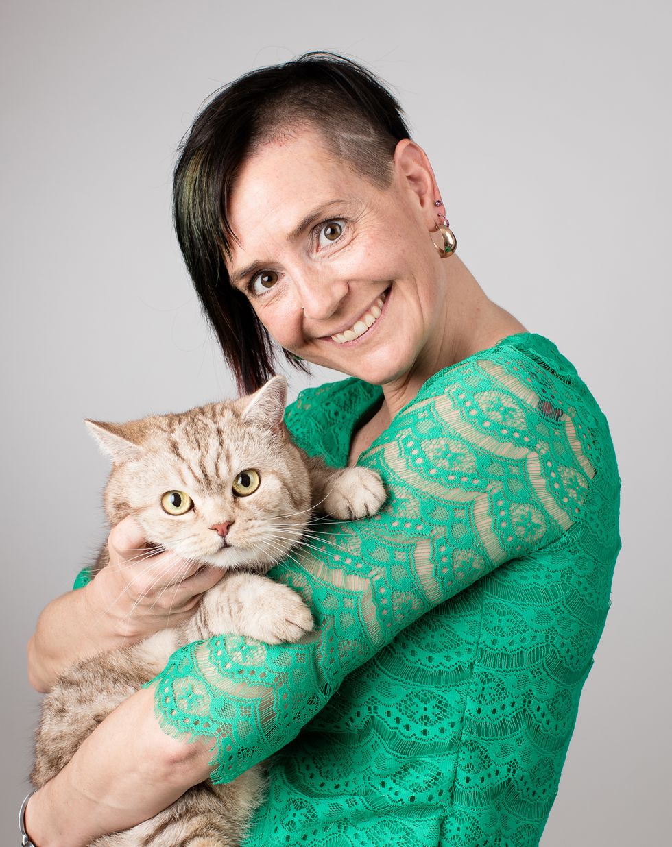”Tack alla läsare som hjälpt oss katter!”
