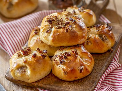 Bjud på härligt hembakat: Bullar med lyxig godisgömma