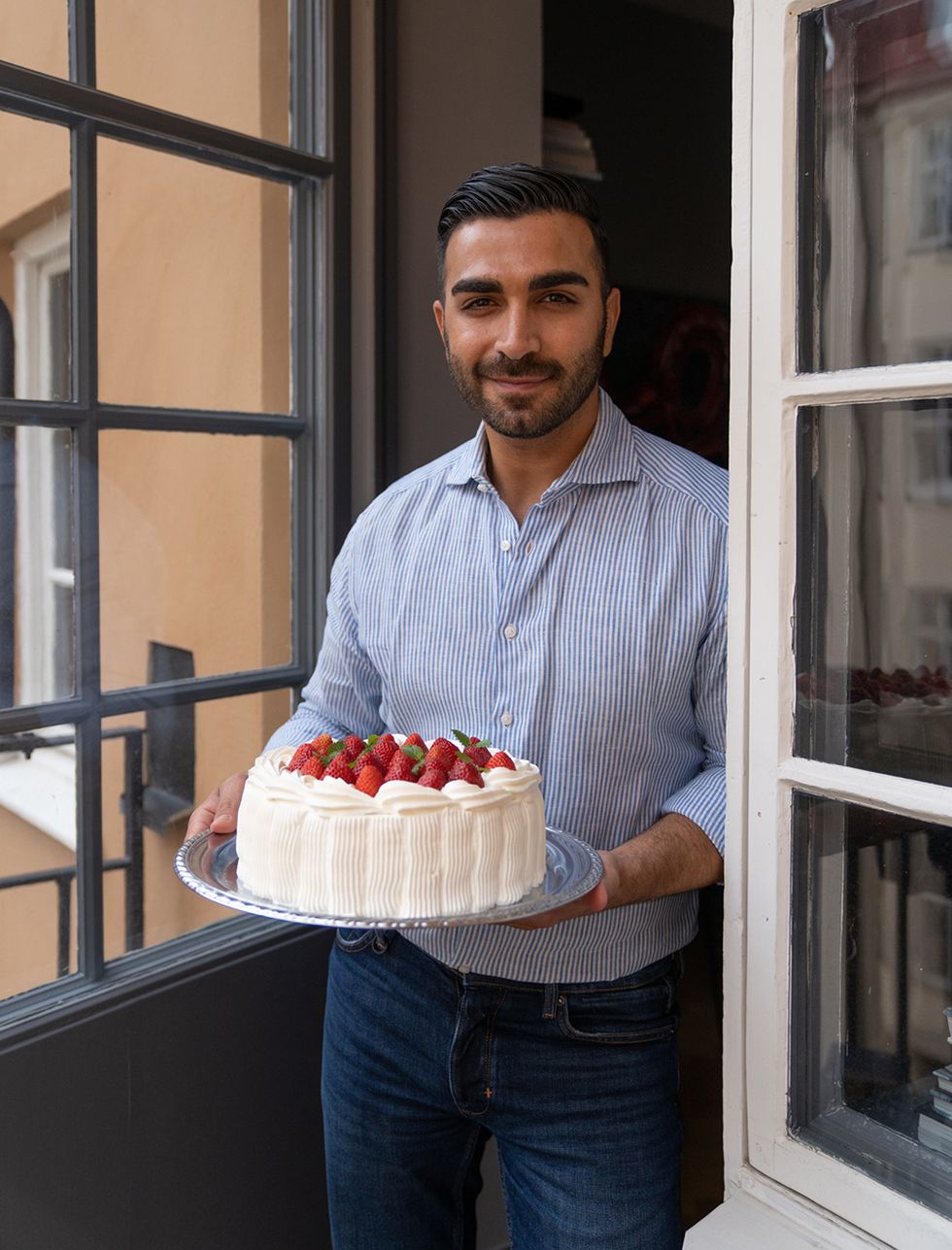 Roy Fares bjuder på sommarens godaste bakverk - direkt från sitt eget kök