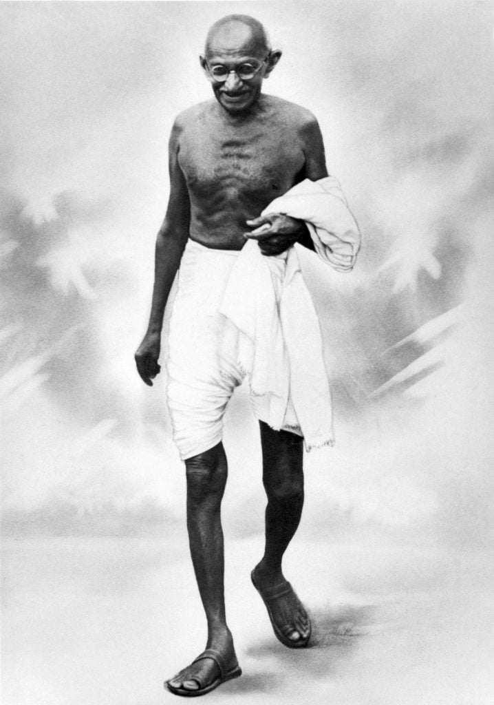 Svartvit bild på Mahatma Gandhi