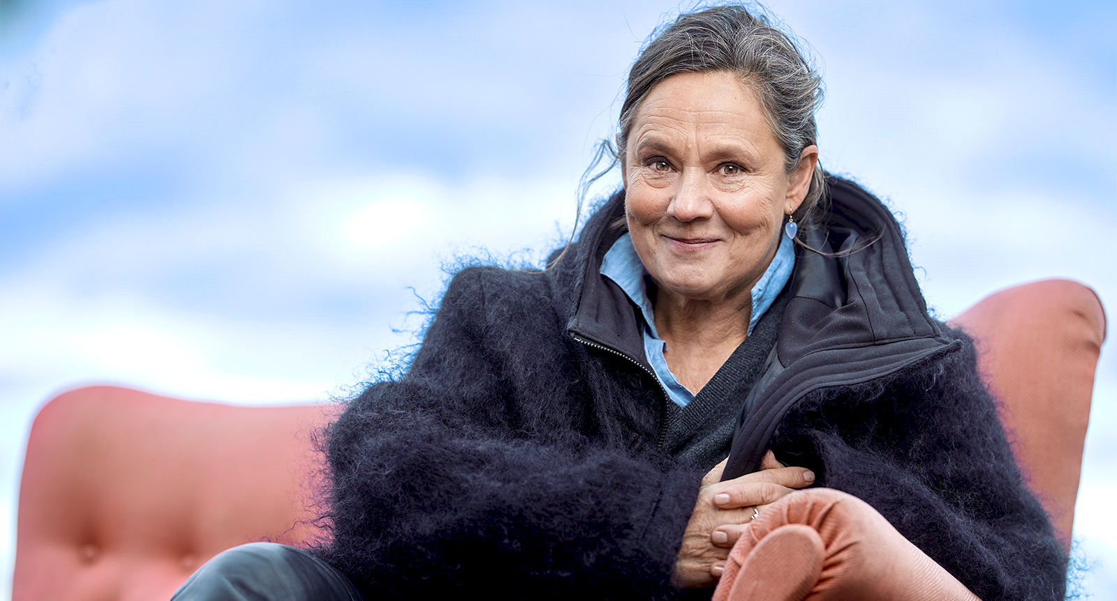 Pernilla August: ”Det är sådant jäkla fokus på kvinnors åldrande”