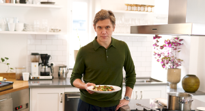 Hemma i köket hos Tommy Myllymäki: ”Det enkla är det goda”