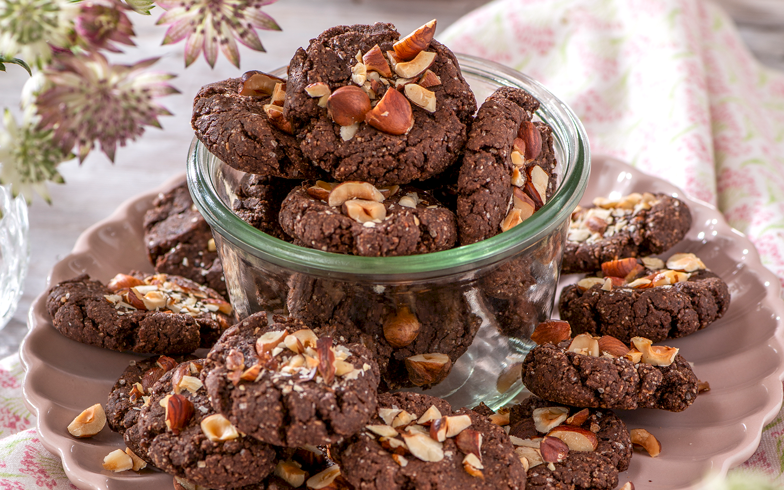 Krispiga chokladcookies – glutenfria och lättsötade