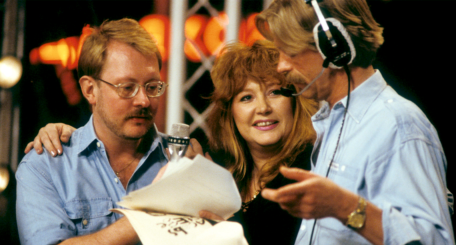 Tv-nostalgi: Jacob Dahlin bjöd på glitter, glamour och blandade gäster