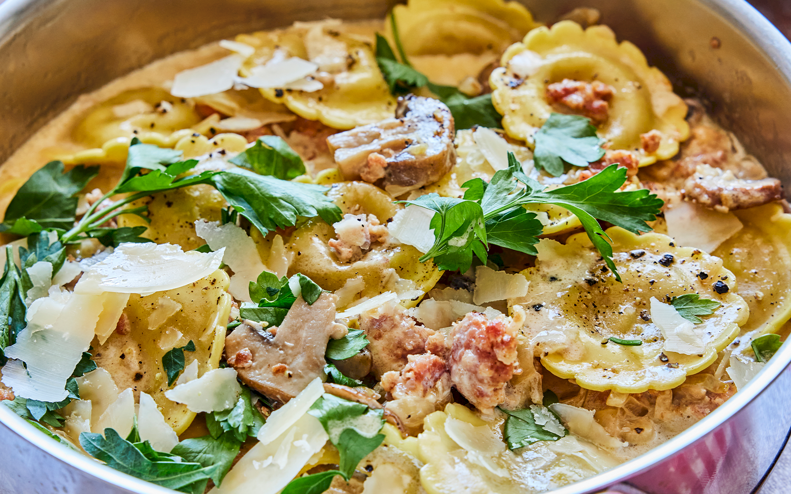 Gräddig pasta med salsiccia och svamp