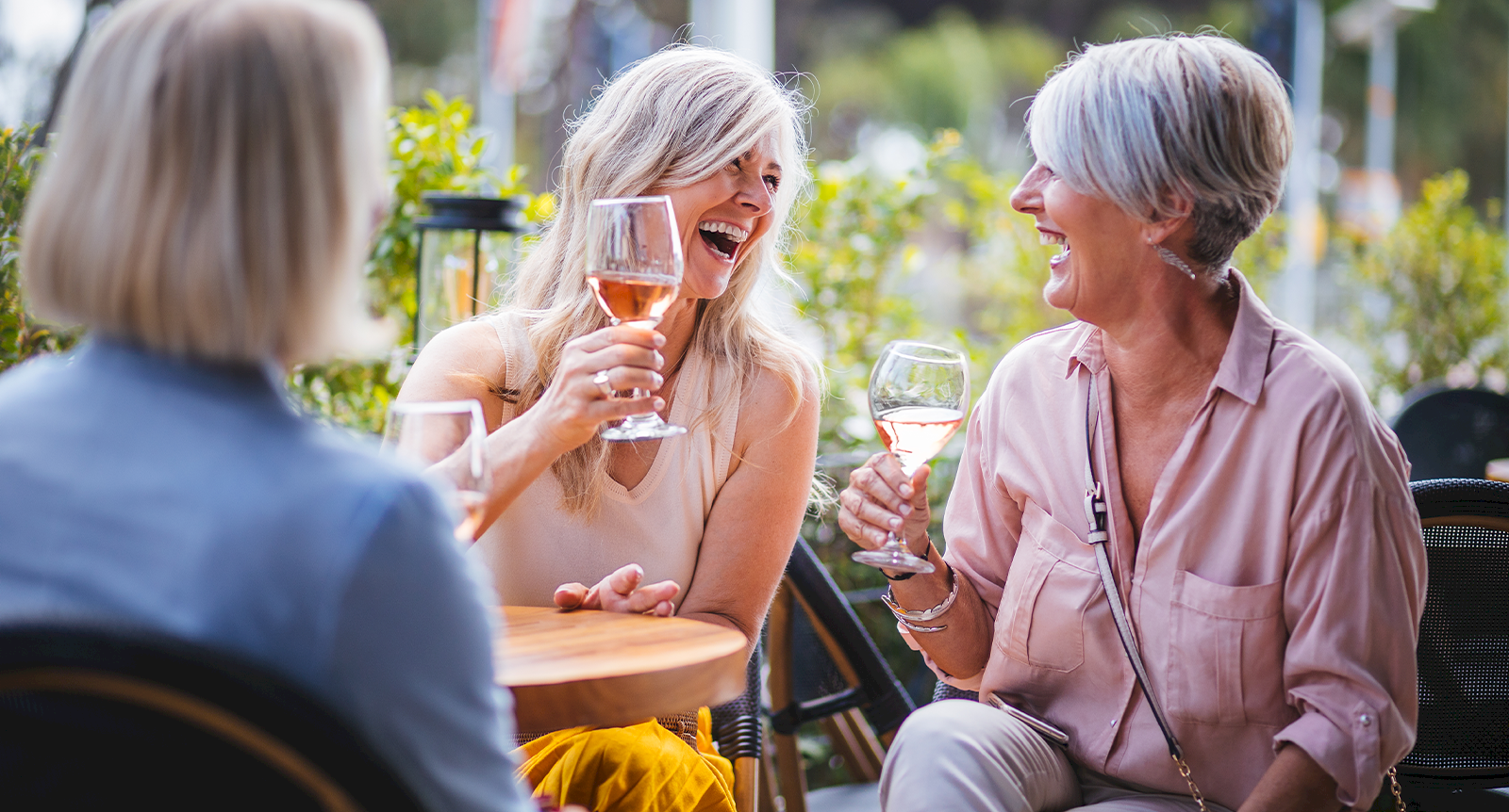 Alkoholkonsumtion hos äldre ökar – så vet du om du dricker för mycket