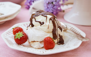 Minipavlova med nutellagrädde