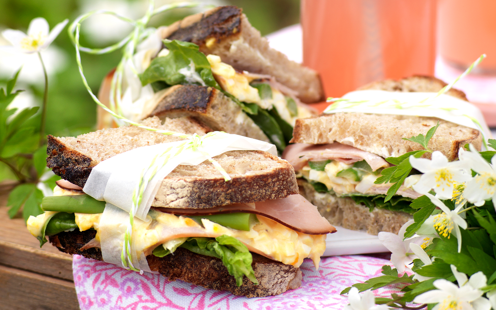 Dubbelsmörgås med äggsallad