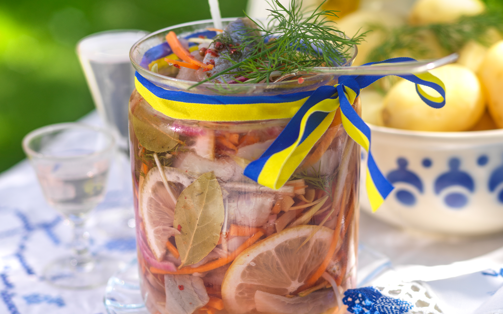Färgglad midsommarsill