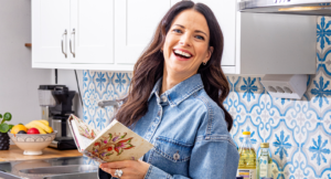 Hemma i köket hos programledaren Malin Olsson: ”Jag samlar på recept från mina vänner”