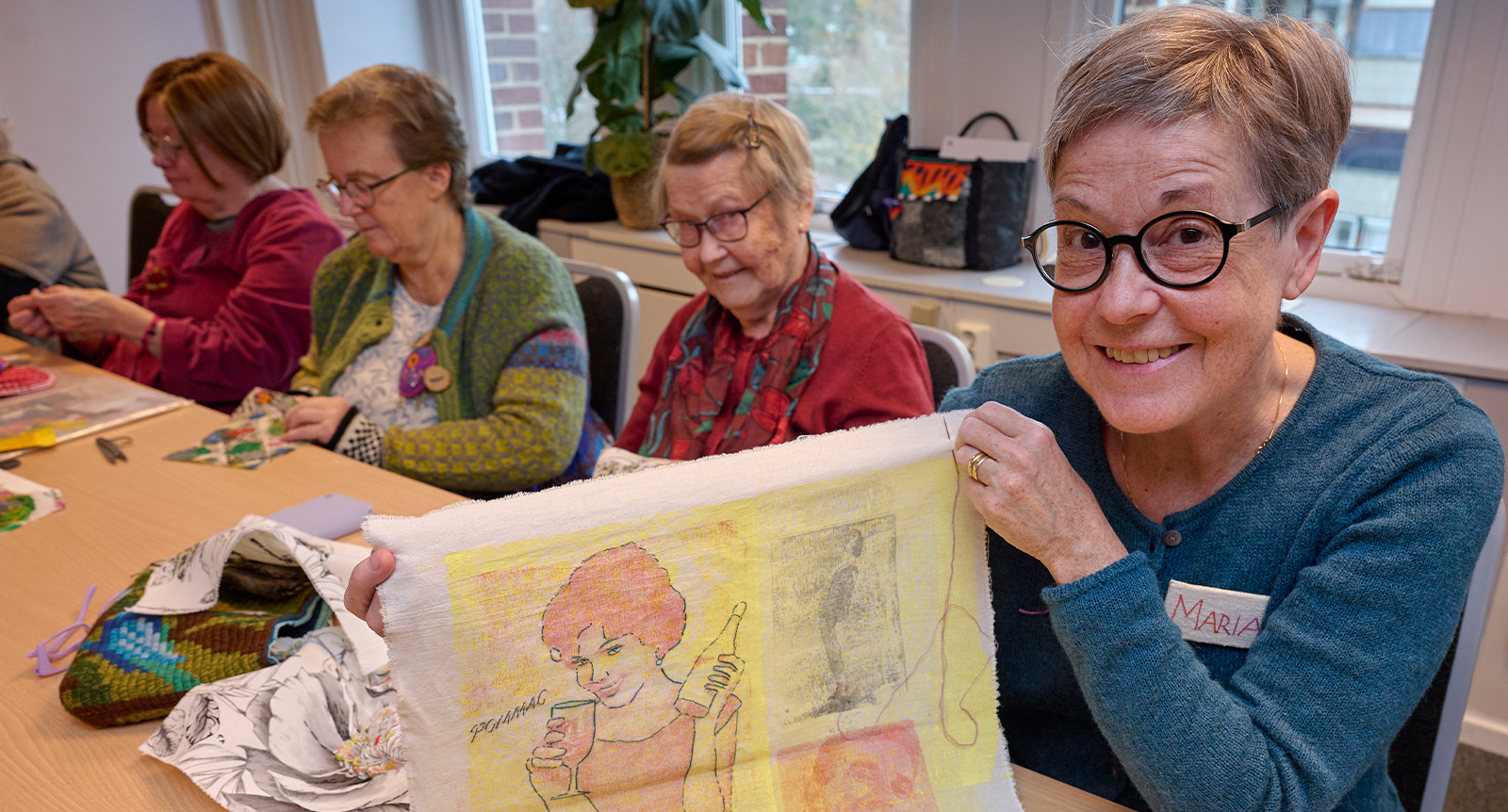 Fritt broderi hos Täcklorna i Helsingborg: ”Vi målar med nålar!”