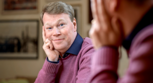 Johan Glans om hur kärleken består: ”Har man varit ihop i över 20 år förstår man hur den andra fungerar”