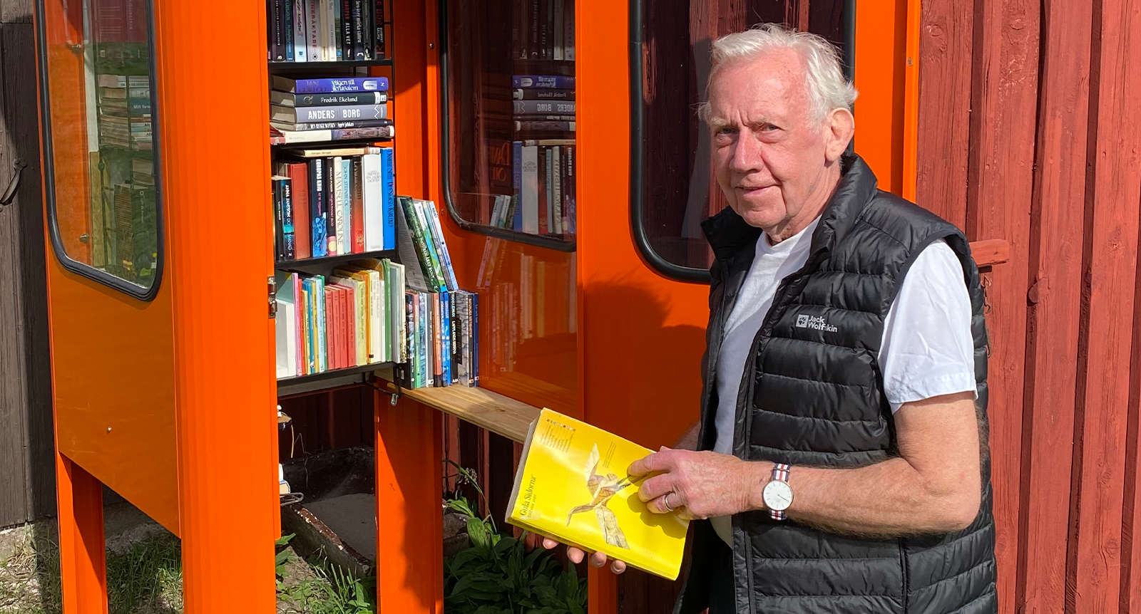Lennart öppnade bibliotek i en telefonkiosk: ”Det är ju sjutton också, att folk läser så himla lite!”