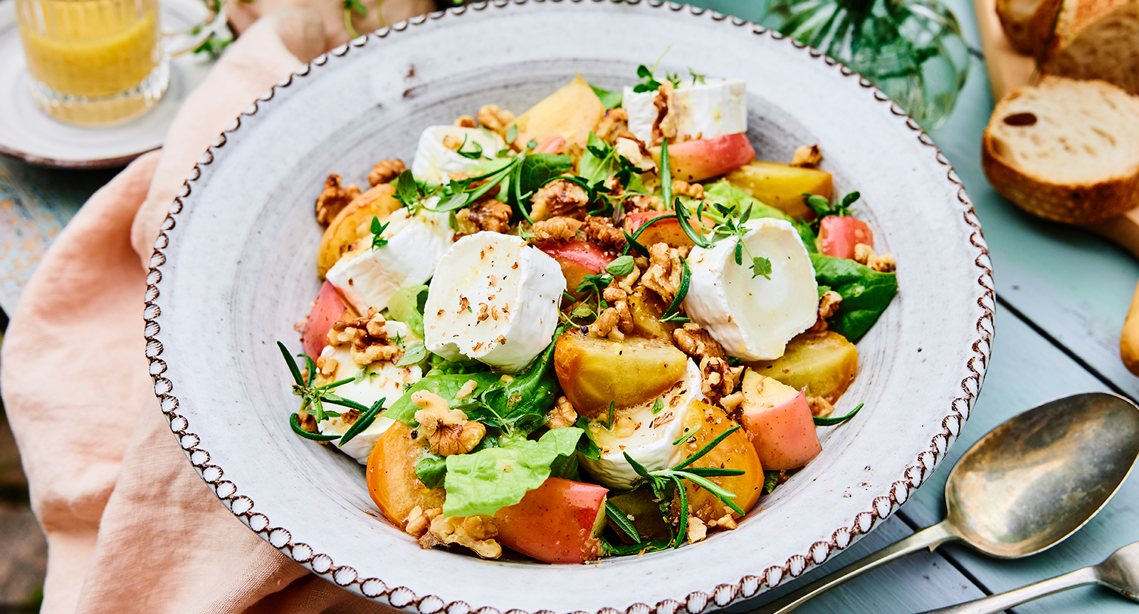 Getostsallad med betor och äpplen
