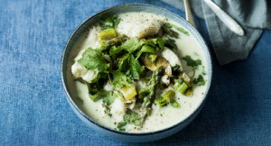 Grön curry med fisk och sparris