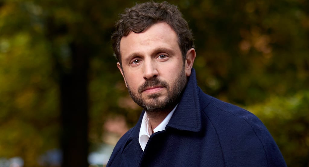 Hyllade skådespelaren Joel Spira: ”Jag är mer ‘volvo och familj’ än stökig kändis”