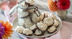 Chokladdoppade mandelmaränger