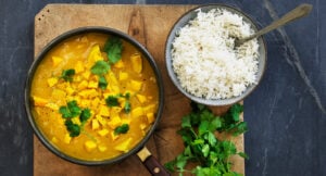 Currygryta med kyckling och mango