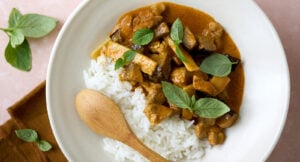 Thaicurry med aubergine och fläskfilé